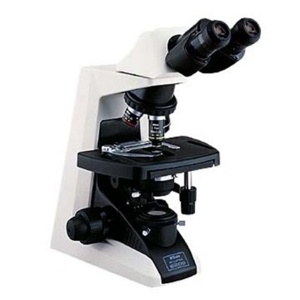 Microscópio para laboratório